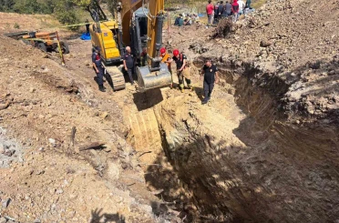 Su kuyusu açmaya çalışan 2 çiftçi toprak altında kaldı 