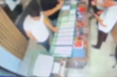 Suç makinesi çaldığı altınları kuyumcuya satarken yakayı ele verdi 