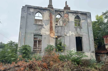 Sultan II. Abdülhamid Han’ın inşa ettirdiği postane binası restore edilmeyi bekliyor 