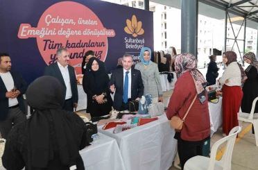 Sultanbeyli Belediyesi Kadın El Emeği Pazarı açıldı 