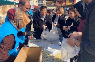 Sultandağı’nda Gazze yararına hayır çarşısı kuruldu 