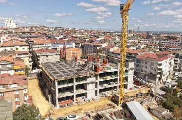 Sultangazi Yunus Emre Mahallesi’nde gençlik ve spor merkezi hızla yükseliyor 