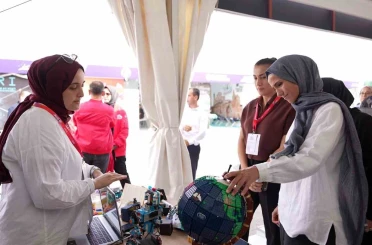 Sümeyye Erdoğan Bayraktar Engelliler Sarayı standını ziyaret etti 