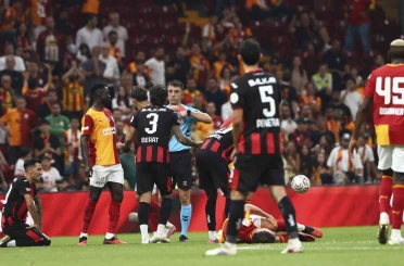 Süper Lig’de yeni sezonun ilk kırmızı kartı Alexandros Kyziridis’e çıktı 