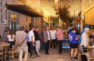 Suriçi Çarşısı geceleri de ışıldıyor