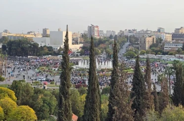 Suriye’de halk, ulusal birlik kutlamaları için meydanları doldurdu 
