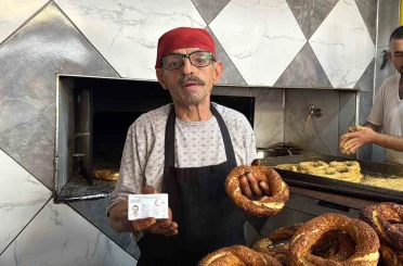 Susam soyadlı usta 45 yıldır Türkiye’nin en iyi simitlerini fırına veriyor 