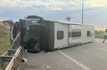 Susurluk’ta yolcu otobüsü devrildi: 25 yaralı 