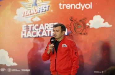 T3 Vakfı Mütevelli Heyeti Başkanı Selçuk Bayraktar, Trendyol E-Ticaret Hackathonu Ödül Töreni’ne katıldı 