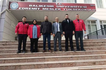 T3 Vakfı’dan Edremit Meslek Yüksekokulu’na TEKNOFEST ziyareti 