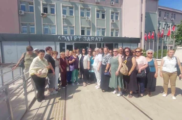 Taciz davasında kadın muhtara kadın meslektaşlarından destek 
