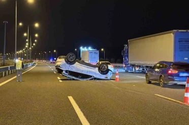 Takla atan araç metrelerce sürüklendi, hamile kadın tedbiren hastaneye kaldırıldı 