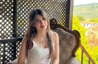 Takla atan araçtan fırlayan genç kız hayatını kaybetti 