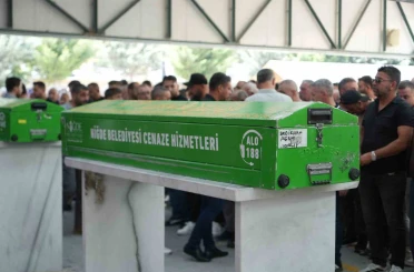 Takla atan otomobildeki genç hayatını kaybetti 