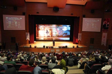 Talas’ta Ramazan coşkusu Hatice Kübra Tongar Söyleşisi ile sürdü 