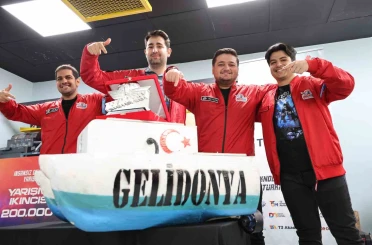Tam otonom su üstü deniz aracıyla 284 takım arasından Türkiye ikinciliği 