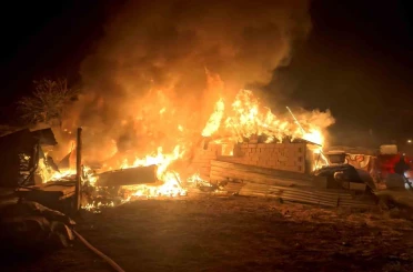 Tandırda yapılan ekmek evi alev alev yaktı