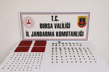 Tarihi eser kaçakçısı sert kayaya çarptı 