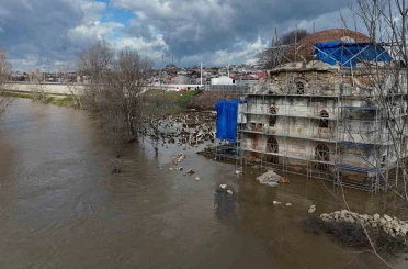 Tarihi Evliya Kasım Paşa Camii’ni taşkın suları vurdu 