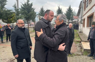 Tarihi ilçenin 100 yıllık çınarı hayatını kaybetti: İHA muhabirinin baba acısı 