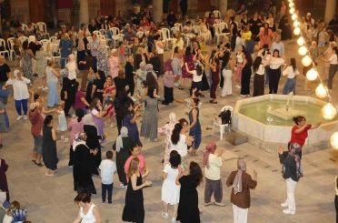 Tarihi Kurşunlu Han’da kadınlar matinesi 