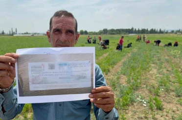 Tarla sahibinin verdiği çek sahte çıkınca işçilerin parasını ödemek için aracını sattı 
