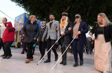 Tarsus’ta Beyaz Baston Haftası’nda farkındalık yürüyüşü 