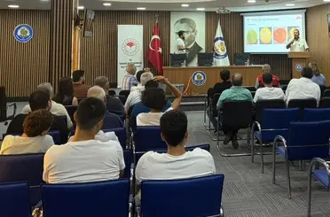 Tarsus’ta turunçgil üreticilerine doğru hasat eğitimi
