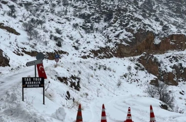 Taşyolu’nda çığ düştü, güzergâh ulaşıma kapatıldı 