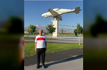 Tatar, Kıbrıs Barış Harekatı’ndan dönen uçakların indiği yerden paylaşım yaptı 