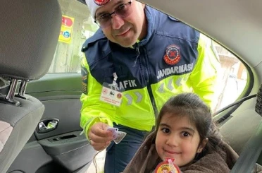 Tavşanlı Hande Gül Anaokulu öğrencileri "Güvenli Yolculuk" için arka koltuğa geçti 