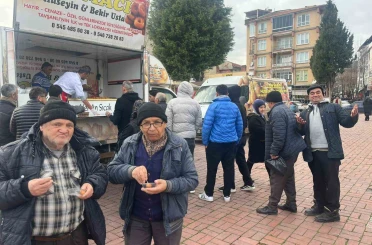 Tavşanlı protokolü ve vatandaşlar lokma etkinliğinde buluştu 