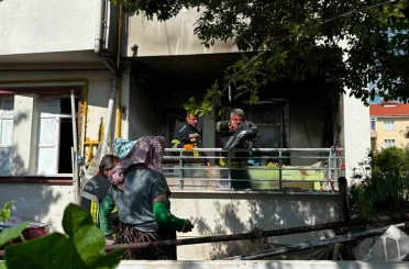 Tavşanlı’da balkon yangını paniği 