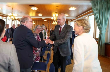 TBMM Başkanı Kurtulmuş, Finlandiya İslam Cemaatini ziyaret etti 