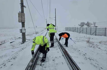 TCDD’den demiryollarında kar mesaisi 