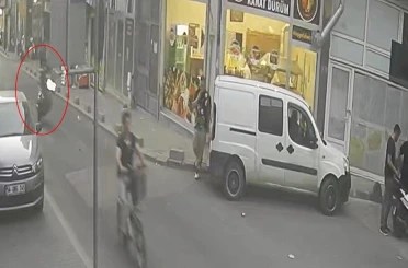 Tekirdağ’da ön teker şovu kazayla bitti, yaya ezilmekten son anda kurtuldu: Korkunç anlar kamerada 