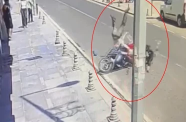 Tekirdağ’da yayanın dikkatsizliği kazayla sonuçlandı: 2 yaralı 
