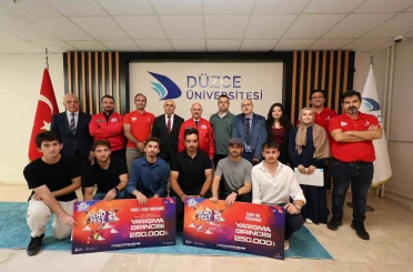 TEKNOFEST’te dereceye giren öğrencilerle bir araya geldi 