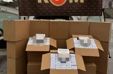 TEM Otoyolu’nda durdurulan araçta 300 bin adet makaron ele geçirildi 