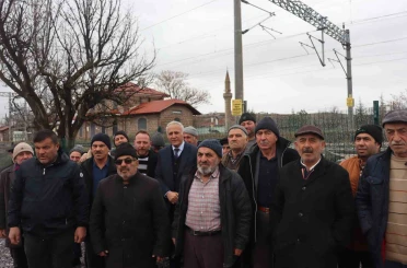 Teravih namazı için 5 kilometre yürümek istemiyorlar 