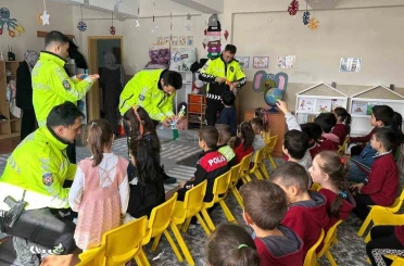 Tercan’da öğrencilere trafik eğitimi 