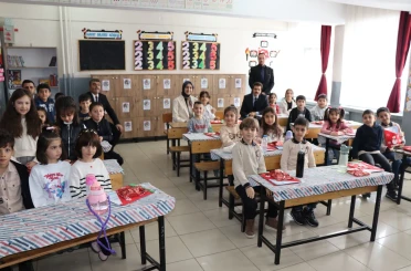 Tercan’da öğrencilerin yarıyıl karne sevinci 