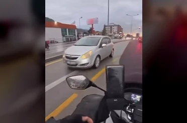Ters yönde ilerleyen sürücü trafiği birbirine kattı 