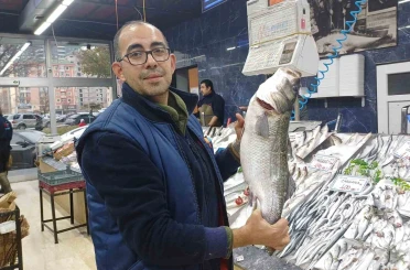 Tezgahlarda palamut yok, hamsi çok 