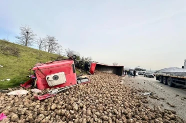 Tır kazasından acı haber geldi: 1 ölü, 3 yaralı