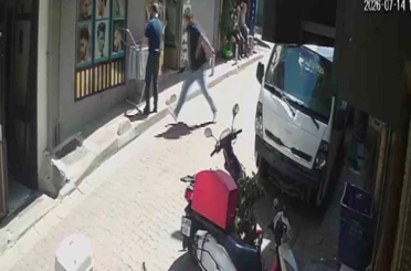 Tıraşını beğenmedi günler sonra berberini bıçakladı, o anlar kamerada 