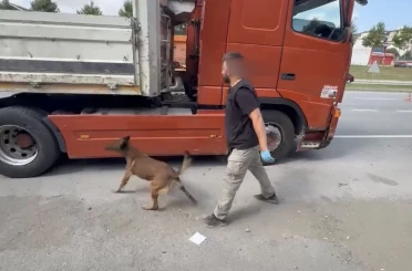 Tırın gizli bölmesinde 7 kilo metamfetamin ele geçirildi 