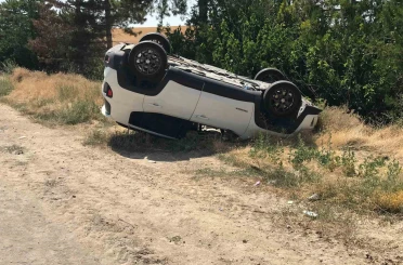 Tırın patlayan lastiğinden savrulan parçalar kazaya sebep oldu: 3’ü çocuk 8 yaralı 