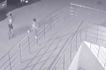 Tırmandığı demir korkuluklardan düşen çocuk ağır yaralandı 