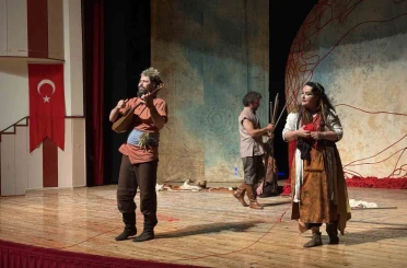 Tokat Belediyesi 1. Tiyatro Festivali tiyatroseverlerden tam not aldı 